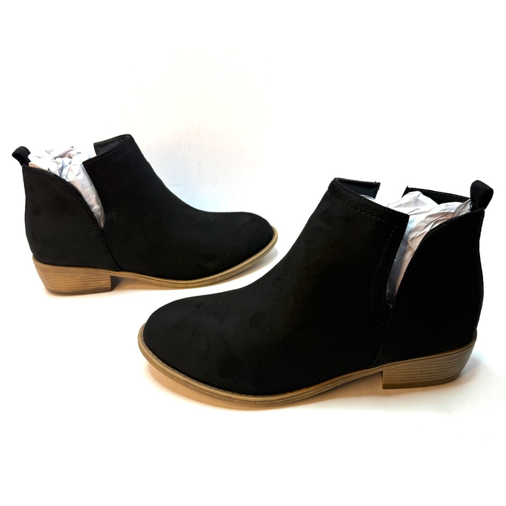 Journee Collection Women's Rimi Notched Ankle Stacked Heel Booties Black Size 9W - Picture 2 of 7